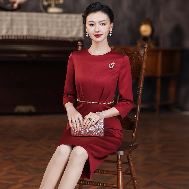 2024 Spring Elegant A-line Petite Mother of the Bride Dress for Weddings and Banquets