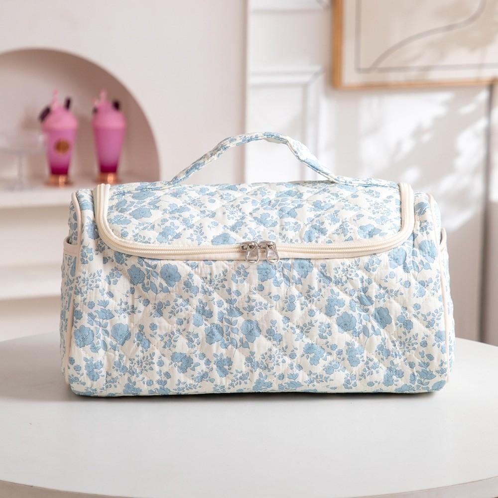Trendy Toiletry Bag Quilted Makeup Bag Large Capacity Portable Cosmetic Bag Bowknot High-quality Travel Storage Pouch for Women
