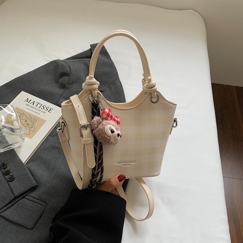 Stylish and Simple Lightweight Handbag Bag Women's 2025 New High-value Niche Single Shoulder Underarm Bag Plaid Messenger Bag