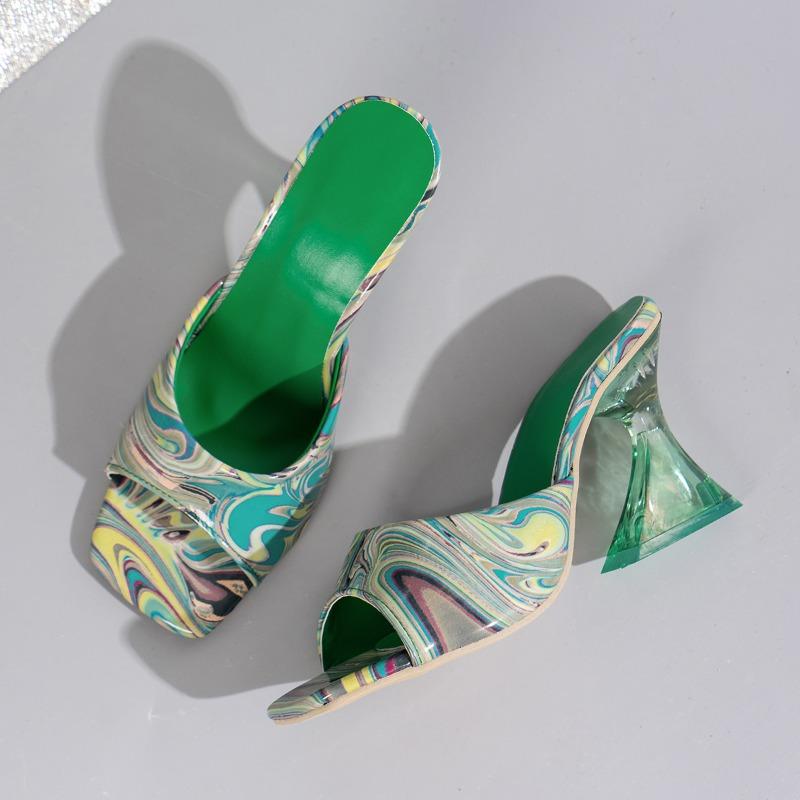 2024 Neue Damen-Slipper Geformter Absatz Offene Zehen Damen-Slipper Strandbekleidung Farbblock Mode Sommer Vielseitige Slipper