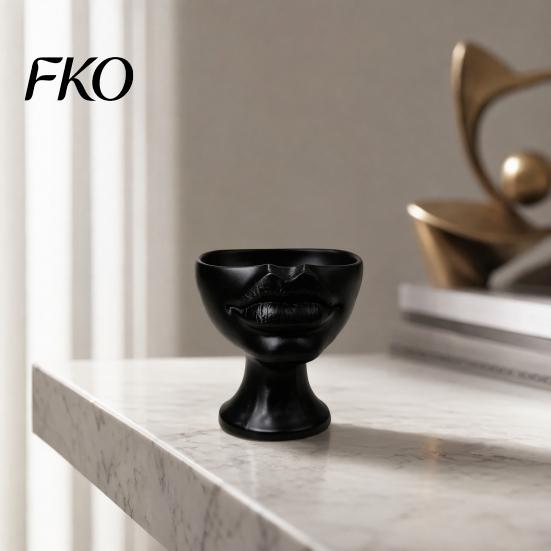 Creative Home Tabletop Decor 3D Printed Lip-Shaped Flower Pot, Artistic Sculptural Planter with Matte Finish, Modern Art Ornament Multifunctional