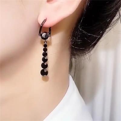Boucles d'oreilles à pampilles élégantes avec gouttes de pierres précieuses noires synthétiques Cadeau de Saint-Valentin Polyvalent pour toutes les saisons Idéal pour un usage quotidien Aiguille d'oreille hypoallergénique