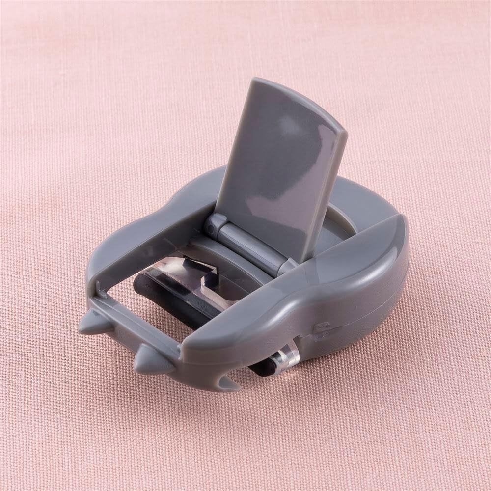Kai Corporation Nyarming Cat Eyelash Curler Compact HC2200