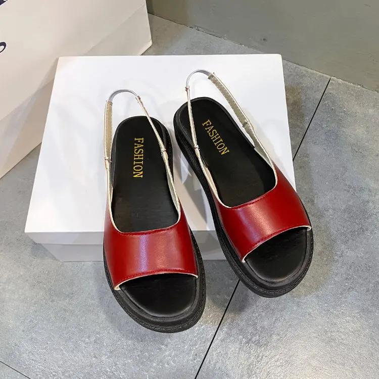 Móda 2024 Nové robustní dámské boty ve výprodeji Dámské platformové klínkové přezkové dámské sandály s páskem Letní ležérní sandály