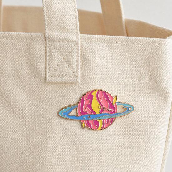 De Otte Planeter Broche, Venus/Jorden/Jupiter/Uranus/Neptun Broche, Metalmærke, Kreativ Planet Serie Broche, Emaljenåle til Skoletaske Rygsæk