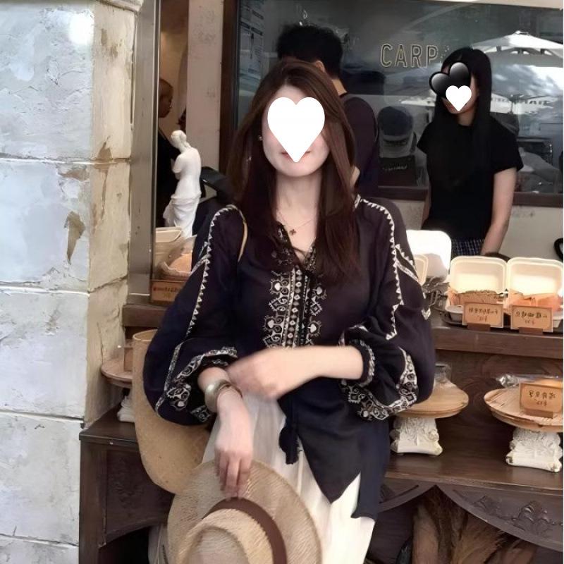 

Women s Versatile Retro Ethnic Style Long-Sleeve Round Neck Top 2025 S