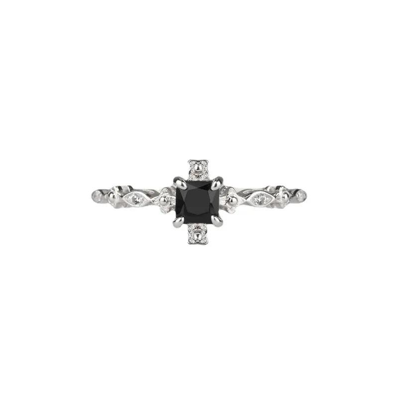 Retro fashion simple copper plated white gold black square zircon ladies ring