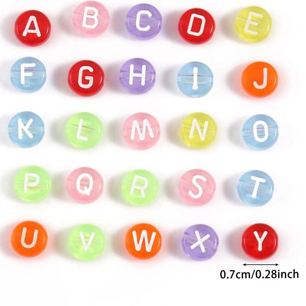 100/300/500 Stück Durchscheinende Bunte Runde Acryl Alphabet Perlen 4x7mm Weiße Buchstaben A-Z Perlen für Schmuckherstellung und DIY Armbänder, Halsketten