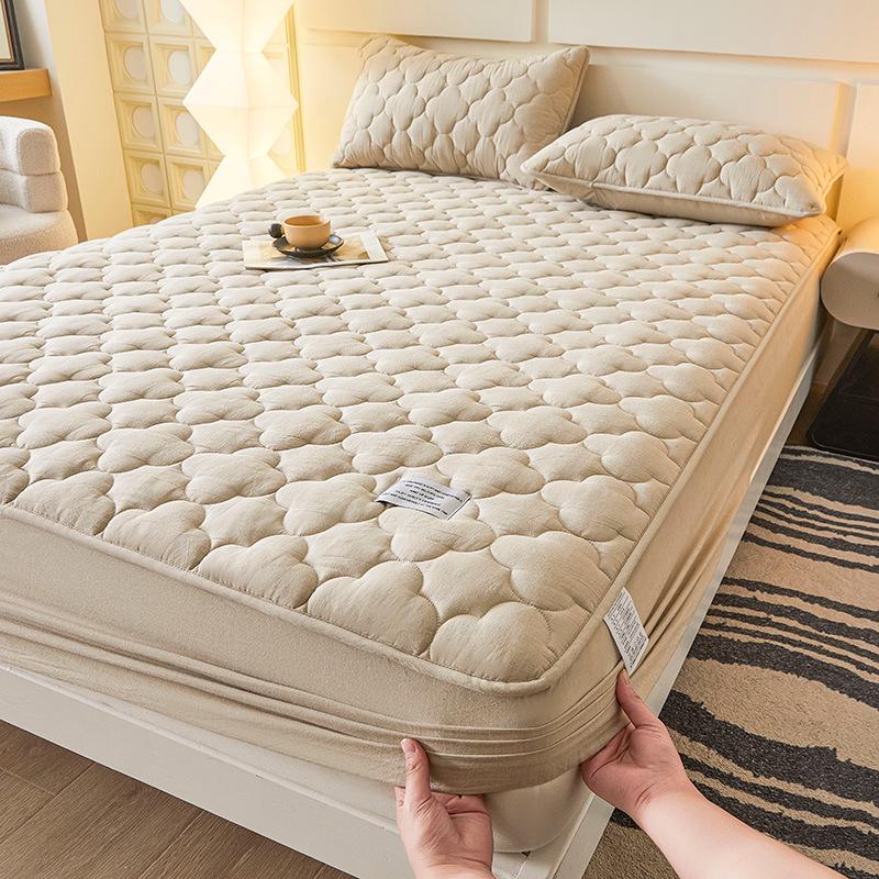 

Комплект простыни и покрывала из стеганого хлопка Pure Color, окрашенного в пряже 120*200*20cm Fitted Sheet