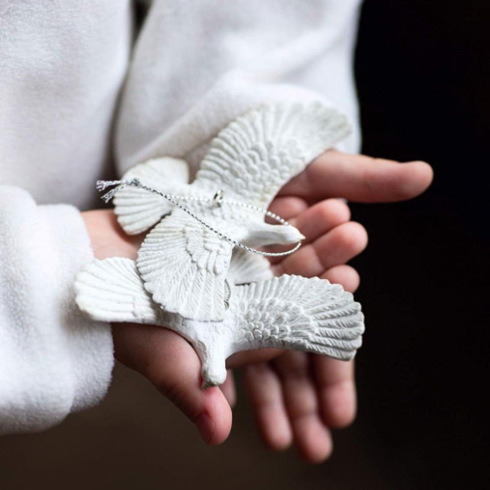 Resin Christmas Tree Pigeon Ornament Carved Design Friendship Doves Hanging  Gift