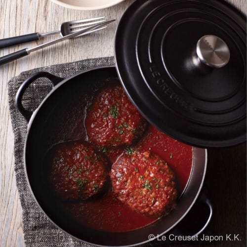 Le Creuset Cast Iron Enamel Cocotte Ronde Pot, 24 Cm, Matte Black, Gas, Induction, and Oven Compatible [Official Japanese Product]