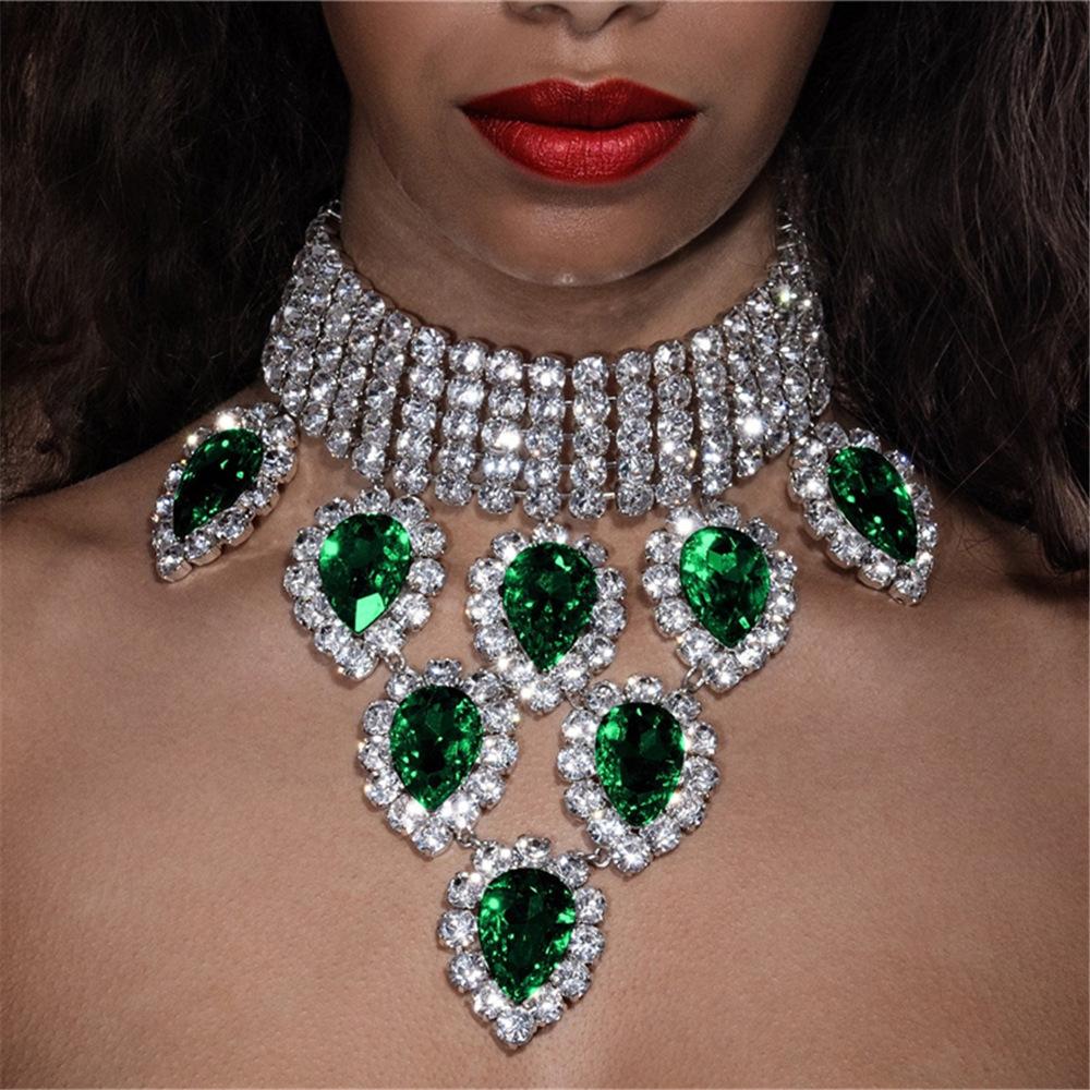 New Multi-Layer Crystal Pendant Necklace European And American Temperament Fashion Super Flash Rhinestone Neck Chain Jewelry Necklace