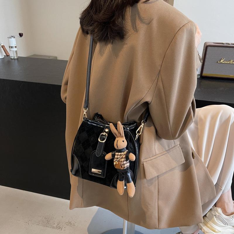 2025 New Fashion Trend Women's Bucket Bag Shoulder Bag Exquisite Oblique Span Small Bag Large Capacity