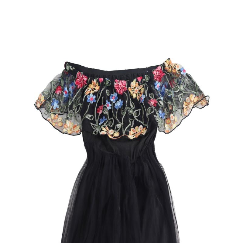 This Women's Cinched Waist Dress Is Elegant and Fashionable It Is A One-shoulder Long-sleeved Printed Mesh Dress