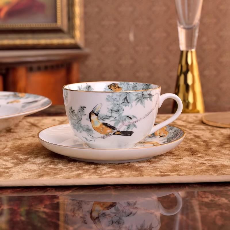 Nádobí Zvířata deštného pralesa, Jídelní talíře z kostního porcelánu, Plochý dezertní podnos, Talíř na dort, Šálek s podšálkem, Domácí kuchyňské potřeby