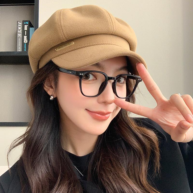 Autumn and Winter New Letter Octagonal Hat Japanese Literary Retro All Match Painter Beret Big Head Duck Tongue Hat