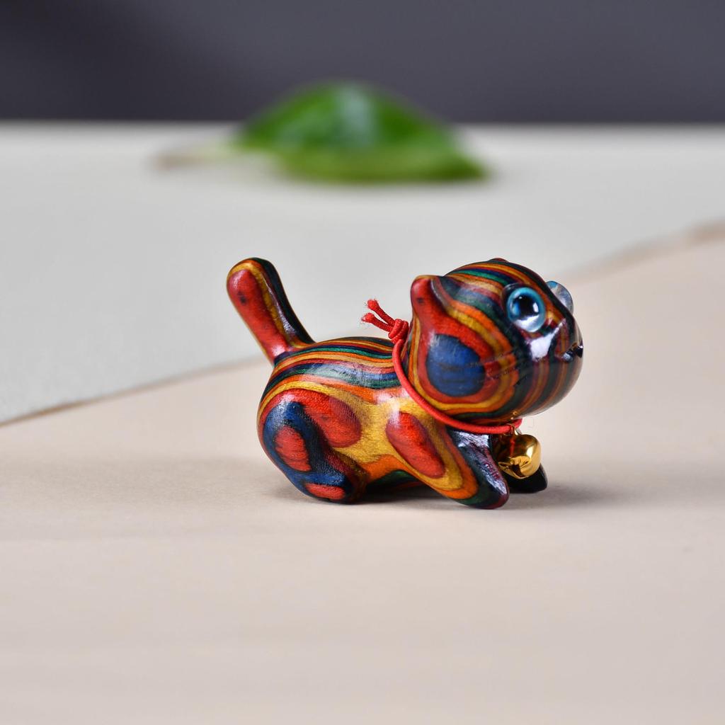Rainbow Wood Carving: Cute Cat Desktop Ornament - Creative Miniatures for Home Decor