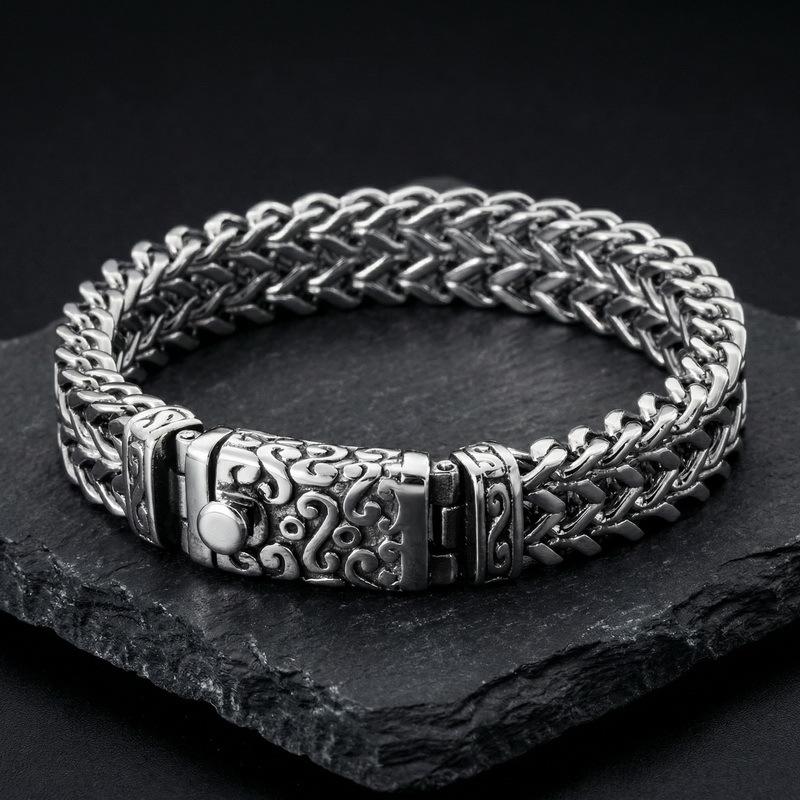 European and American Personalized Titanium Steel Keel Chain Bracelet, Punk Style Men's Diamond-encrusted Skull Bracelet