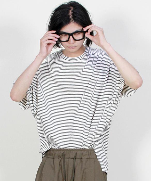 Deumakeu Dolman Sleeve Box Fit T-Shirt Pinstripe Ivory