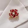Broche Flor Camélia Esmalte Branco da Moda Para Mulheres Elegante Contas de Pérola de Imitação Borla Alfinetes de Lapela Insígnia de Planta Joias