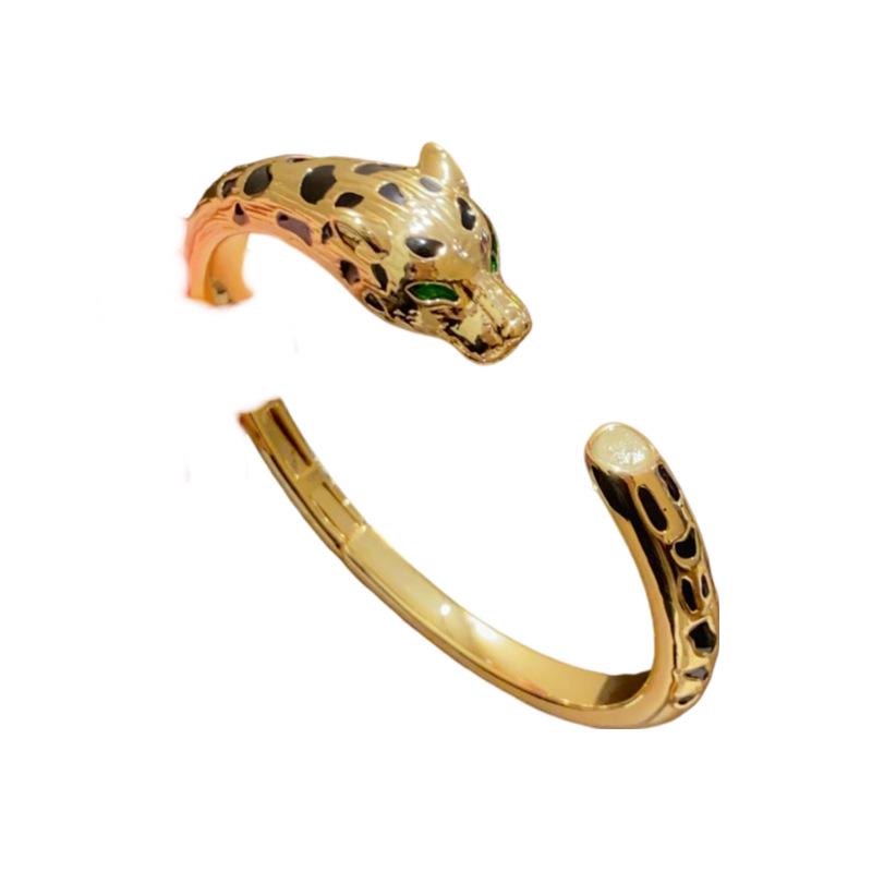 18K Goldplattiertes offenes ovales Crossover-Armreif - Leichter Luxus-Armband für Damen