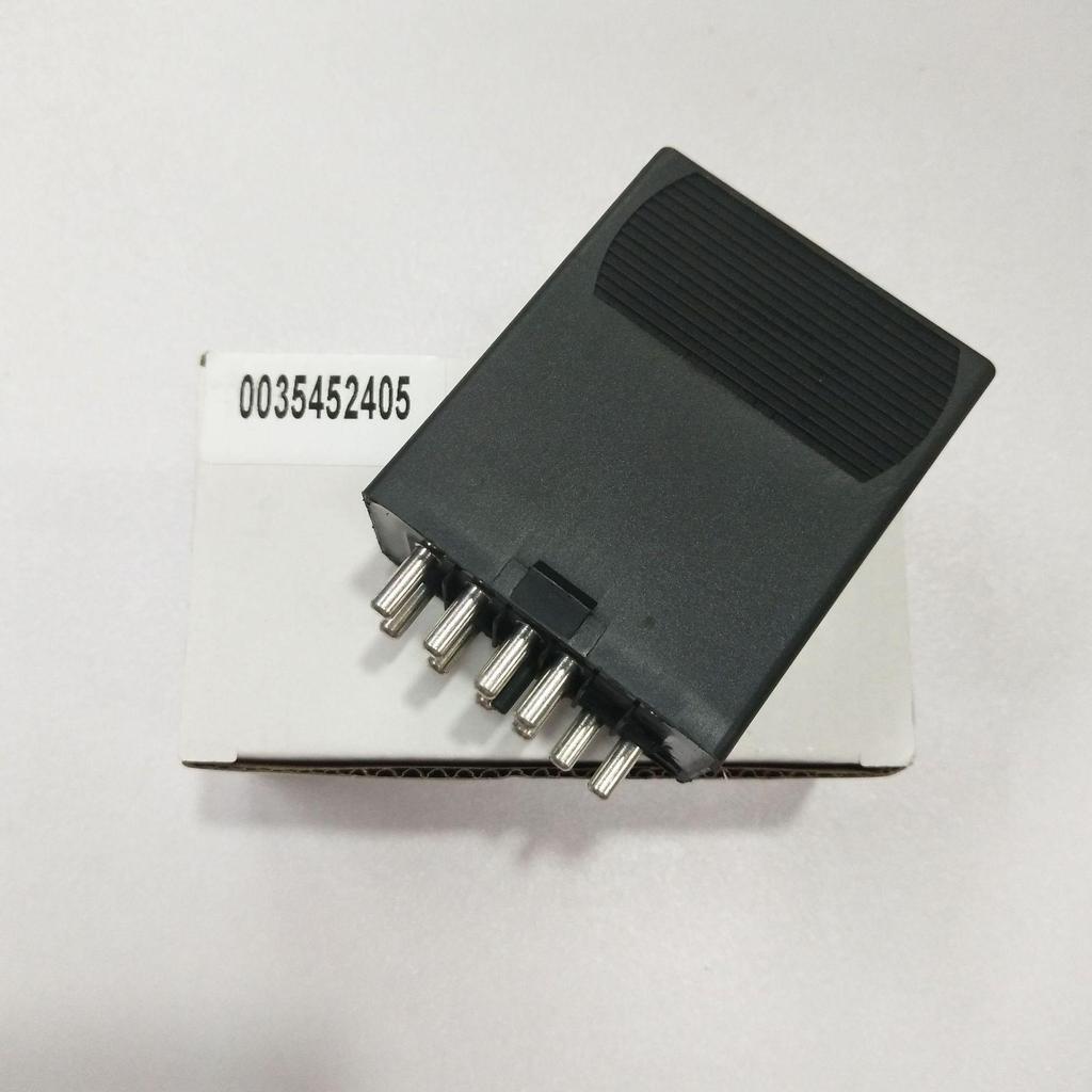 Mercedes-Benz W124 C124 W201 W463 Fuel Pump Relay - Ample Stock
