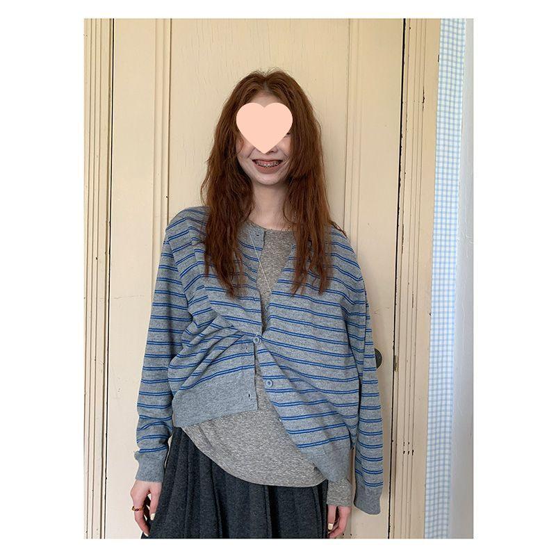 

Корейский ретро сине-белый полосатый вязаный кардиган для женщин - Коллекция Осень/Зима, однобортный и красиво уникальный. S (Recommended 35-40 kg)