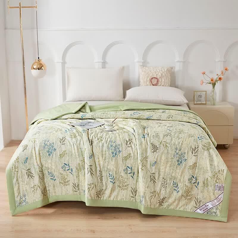 Begeman BGM-B2605 Light Oxygen Feather Silk Quilt