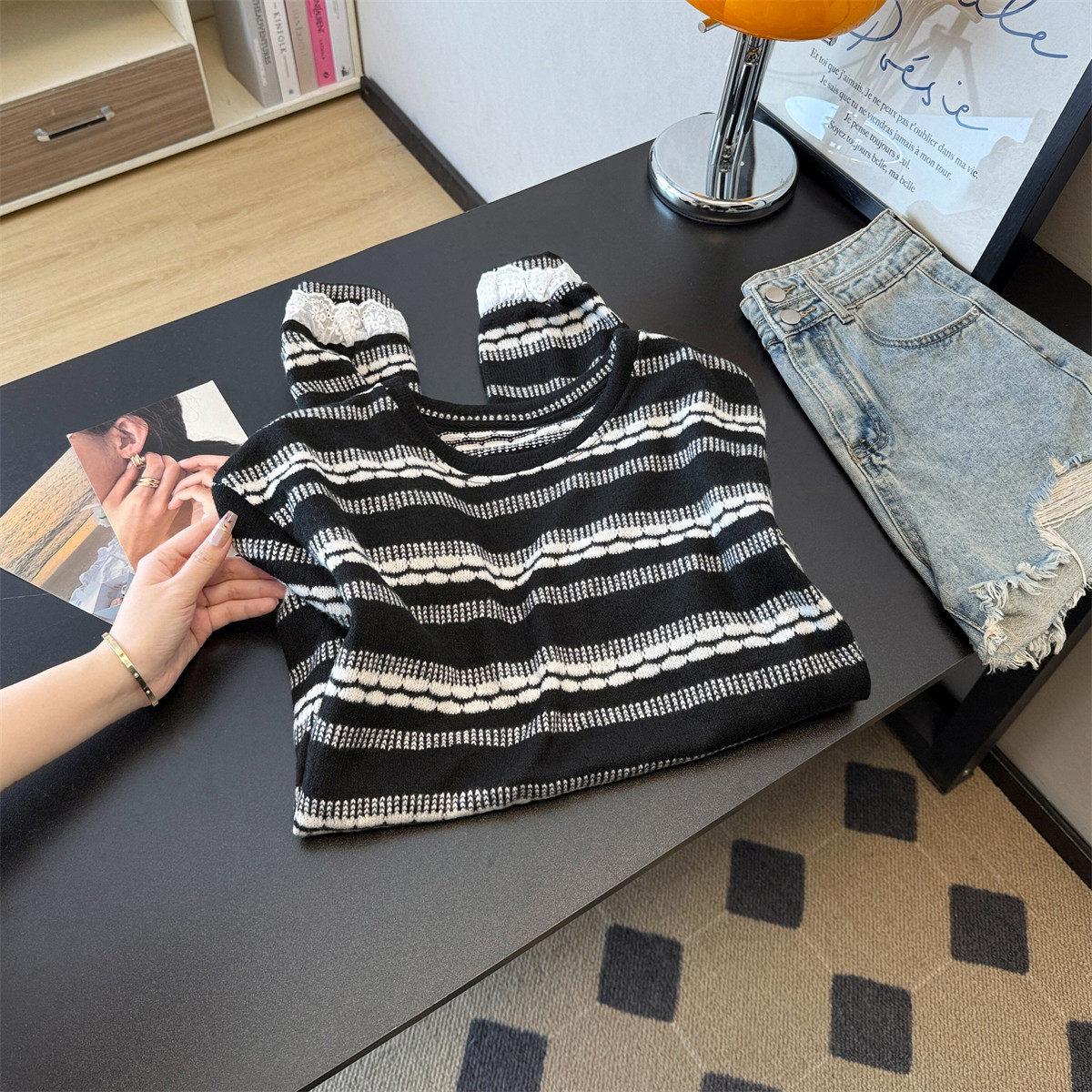 

Chic Striped Lace Patchwork Knit Sweater for Women 2XL чорний
