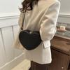 Fashionable Korean Style Solid Color Heart Shaped Pu Handbag For Spring Casual Use
