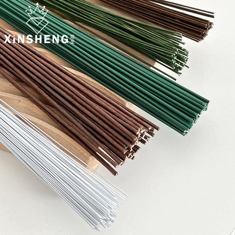 Handgefertigter Eisen-Draht-Blumenstiel für DIY Seidennetz-Blumensträuße