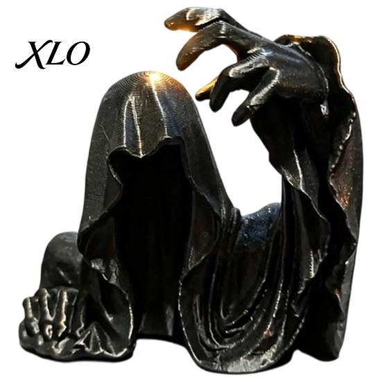 Gothic Gaming Desk Accents 3D Printed Faceless Cloak Figurine, Mysterious Hooded Reaper, Unique Dark Aesthetic Ornaments Desktop Statue, Spooky