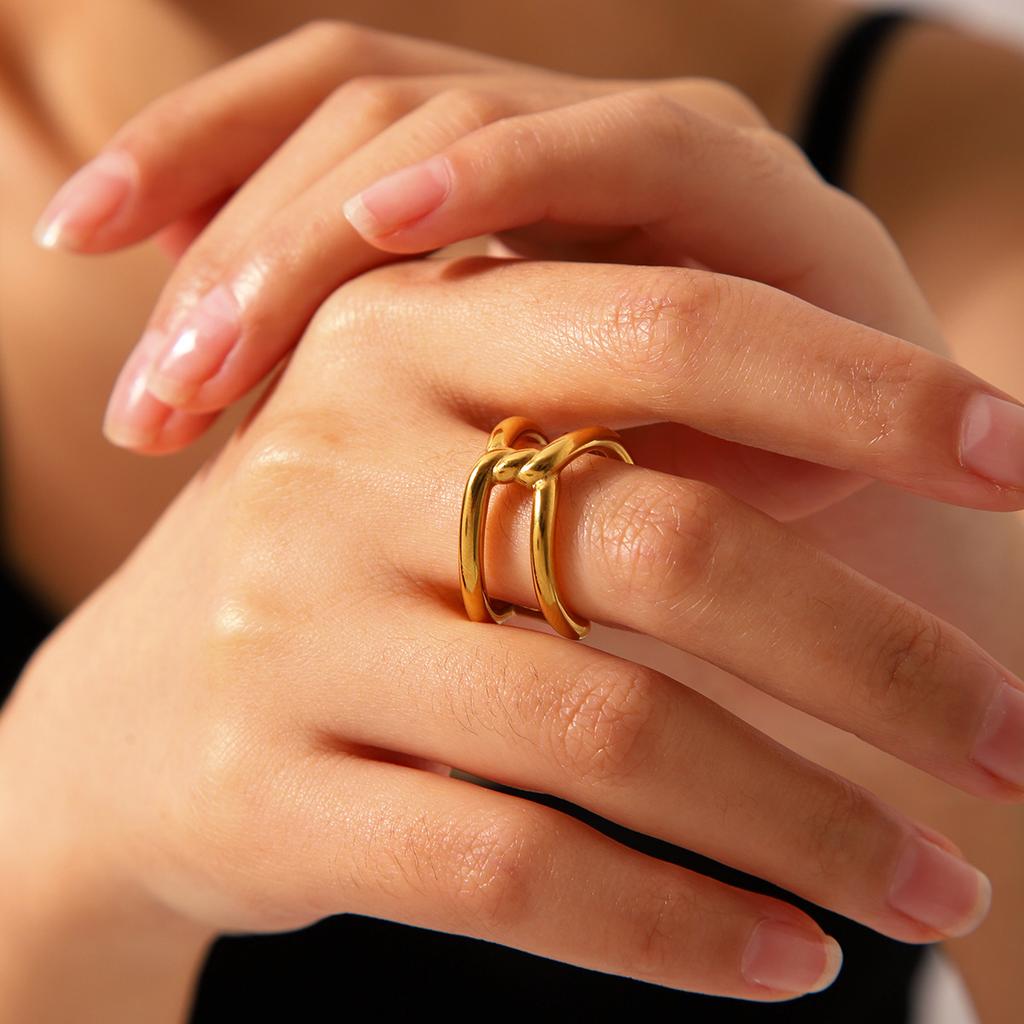 Fashionable Unique Knotted Crossover Stainless Steel Gold-plated Ring, Geometric Hollow Titanium Steel Band