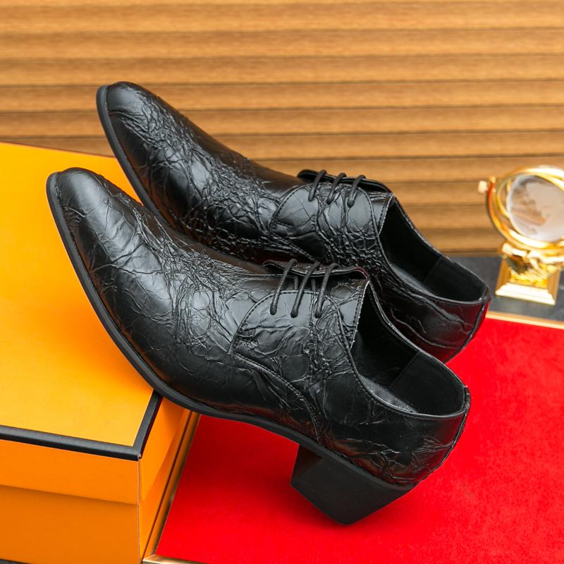 

Fashion 2025 Brand Men s Pointed Comfortable High Heels Tall Leather Shoes Fashion Carving Lace Up Banquet Party Blok Leather Shoes 46 чёрный