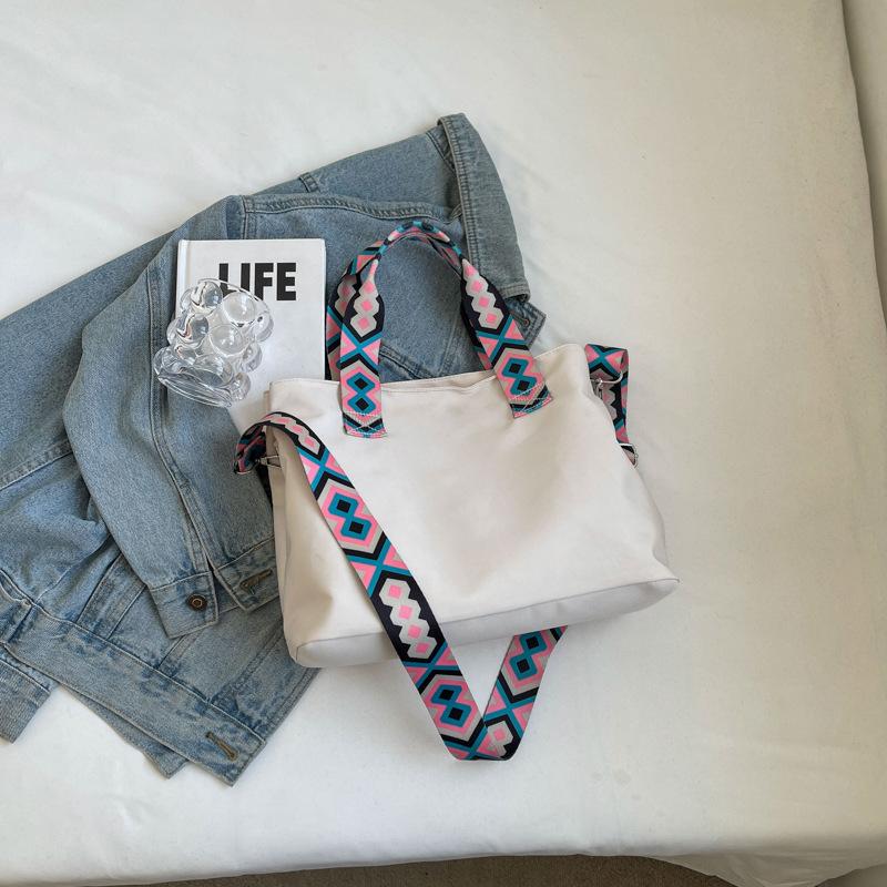 Women's Bag 2025 New Japanese and Korean Ins Casual Messenger Bag Fashionable and Lightweight Handbag Bag Women's Versatile Shoulder Bag