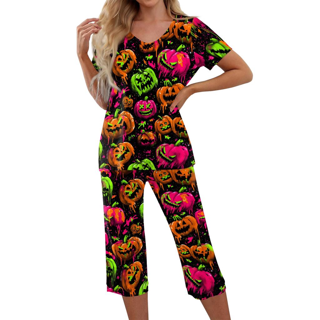 Women Two Piece Set Halloween Print Short Sleeve Top and Capri Pants Casual Lounge Wear Set for Daily Use and Seasonal Events