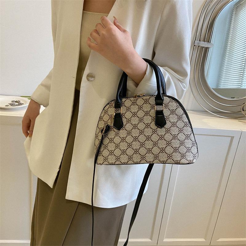 Casual Handbag Shell Bag Women's Fashion Simple Messenger Bag Spring New Commuter Shoulder Bag