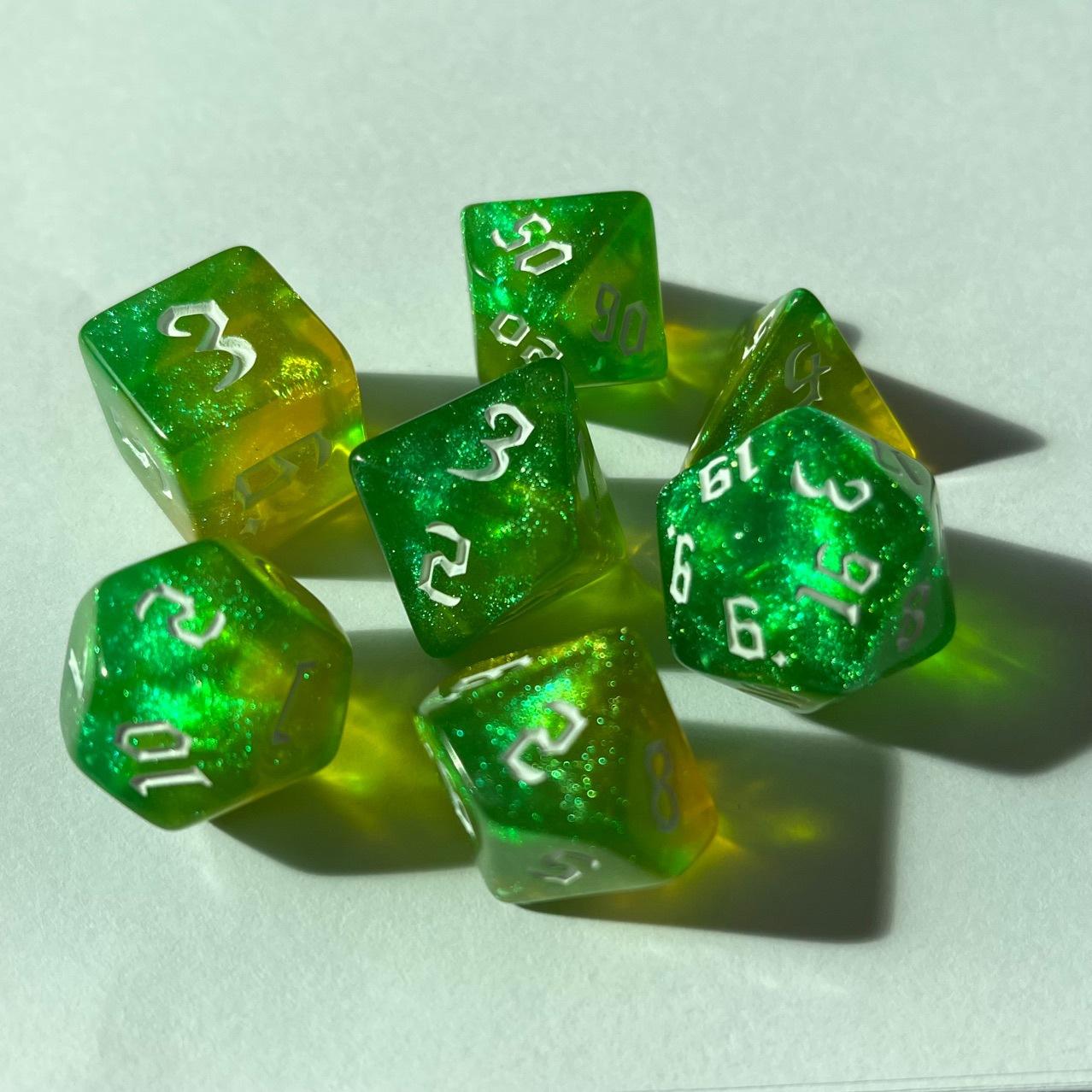 

7Pcs/Lot Resin Multifaceted Dice D&D D4 D6 D8 D10 D% D12 D20 Polyhedral TRPG Games Настільна гра Dice 34
