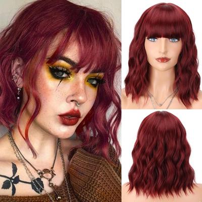 Parrucche sintetiche resistenti al calore in fibra ondulata corta bordeaux con frangia, parrucche caschetto nere marroni rosa per cosplay