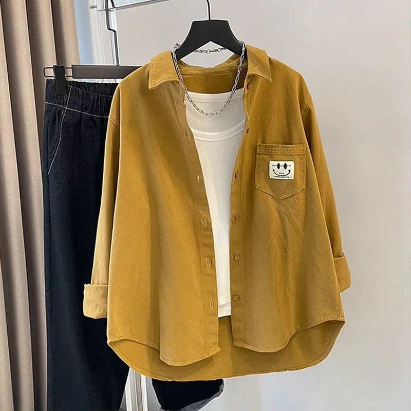 A Long-sleeved Women's Shirt with A Smiling Face Pocket Design, Loose and Versatile for Autumn and Winter, and A Casual Brushed Layering Shirt Coat