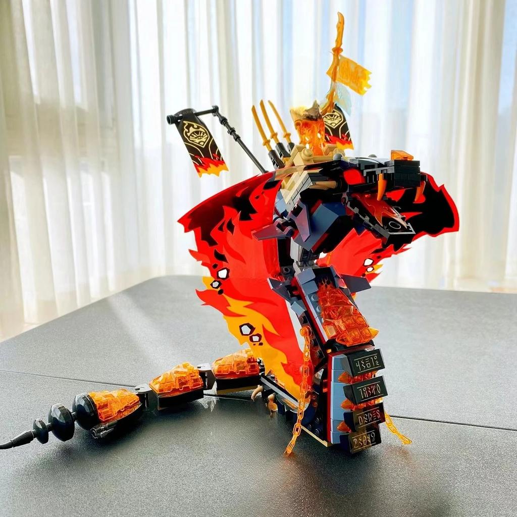 Juguete Educativo de Iluminación Dibujos Animados Serpiente Colmillo de Fuego Mecánico Modelo Bloques de Construcción Juguetes para Niños Regalos