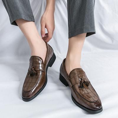 Fashion Men's Casual Shoes Fashion All-match Leather Men Retro British Style Tassels Classic Loafers Mens Slip-on Outdoor Driving Flats