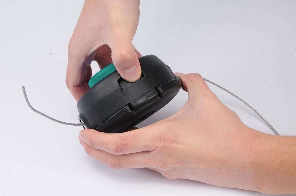 Trimmer Head for Low and Medium Power Trimmers and Brushcutters (capacity Up To 30 Cm3), 5 Adapters 79550 FLO