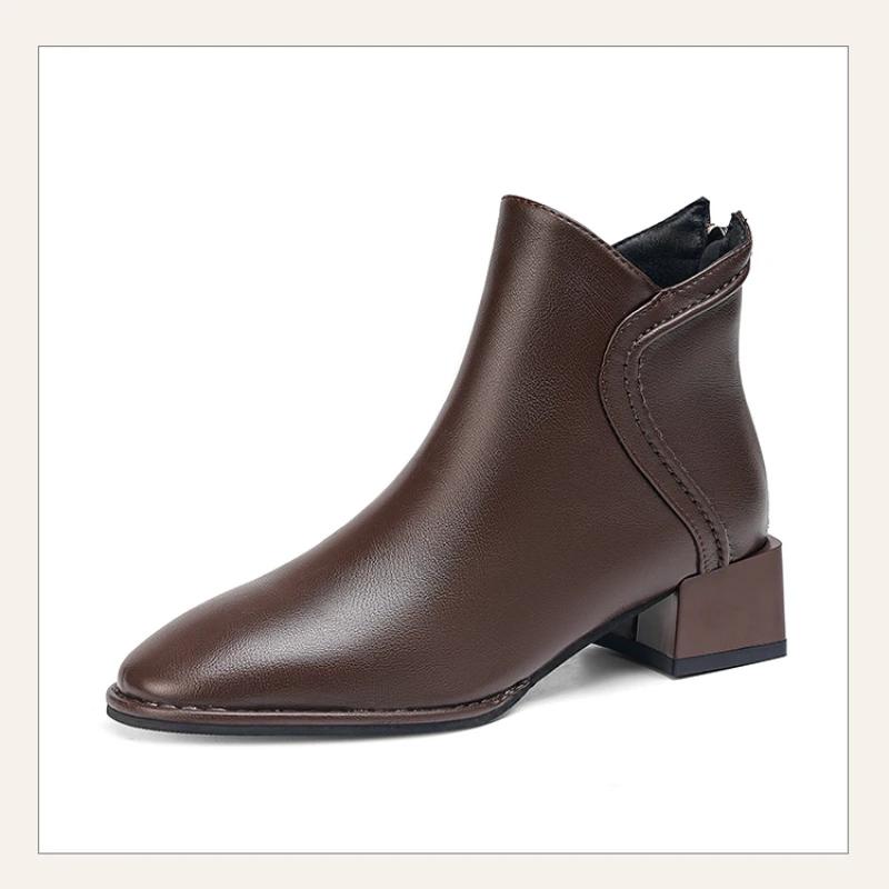 Retro pointed thick heel short boots for women, new English style and plush warm Chelsea boots for autumn and winter 2024