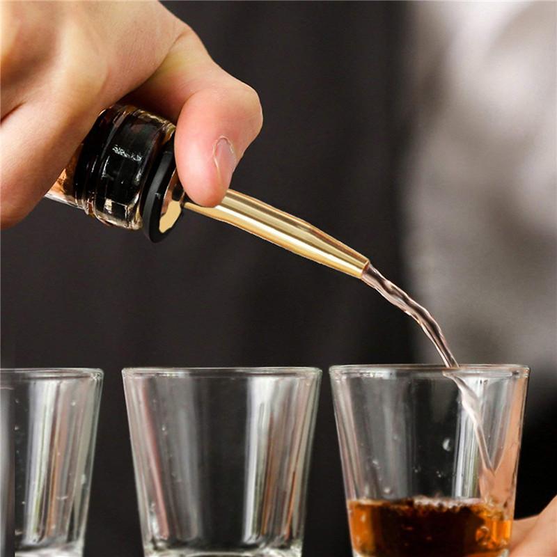 Gold Stainless Steel Wine Pourers Liquor High Quality Liquor Pour Spouts with Cap Covers Leakproof Design for Bars, Clubs