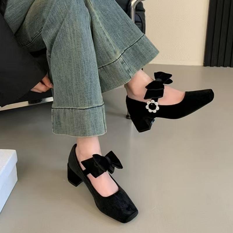 2025 Designer Velvet Butterfly-knot Shoes Women Fashion Elegant Party Wedding Shoes Women French square toe loafers