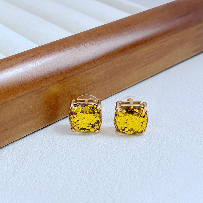 

Геометрические квадратные серьги-пусеты с пайетками и металлическими шипами - Европейский и американский стиль