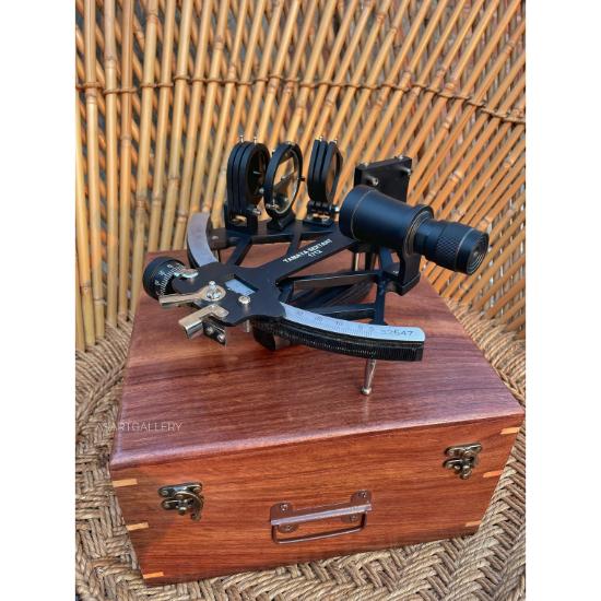 Tamaya Nautical Sextant 1712 I s dřevěnou krabičkou I Black Vintage Navigation Working Sextant I Masivní mosazný a hliníkový sextant, námořnické dárky