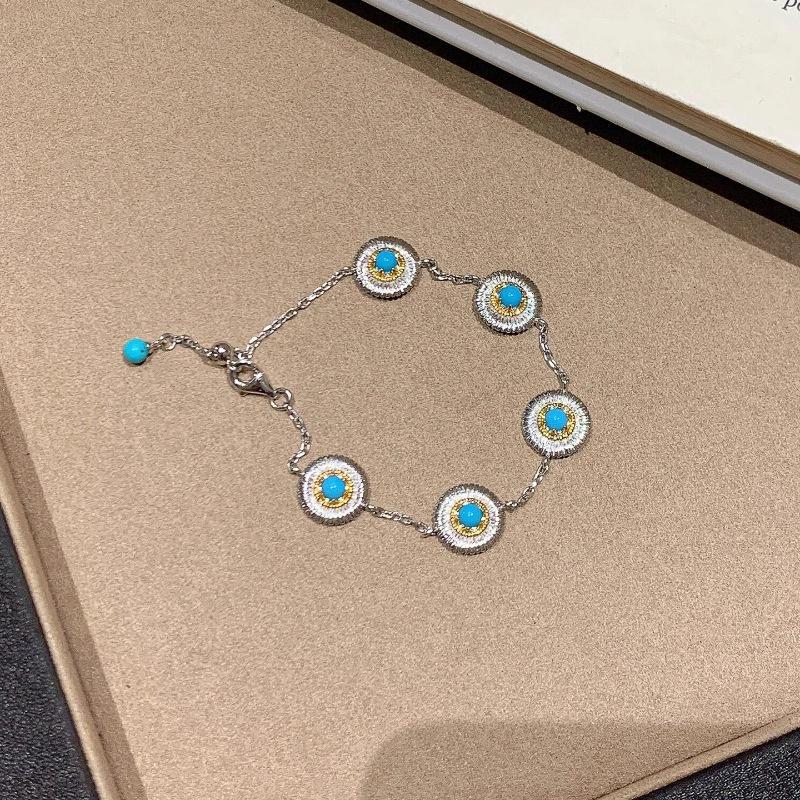 Vintage vintage Imitation turquoise silver daisy bracelet, a delicate and luxurious piece of jewelry that enhances the complexion