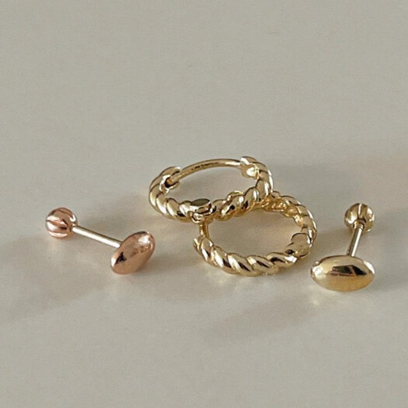 BettyU 14k gold egg ball piercing
